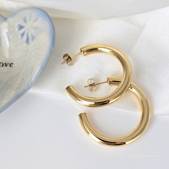 NEW Gold Classic Tube Hoops - Picture 10 of 10